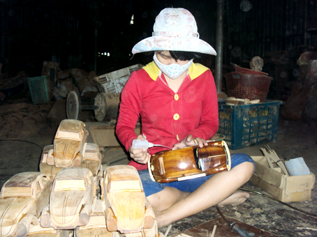 Làm đồ mỹ nghệ mùa tết