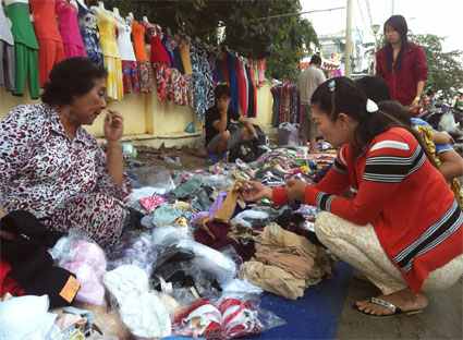 Hàng xôn giết hàng chợ