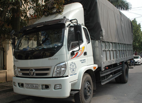 Bắt gần 4 tấn kẹo vỏ một đằng, xuất xứ một nẻo