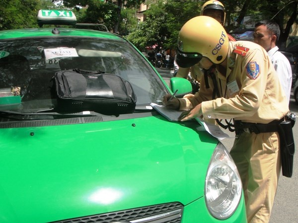 Hà Nội dẹp loạn taxi trước thời điểm Tết Nguyên đán