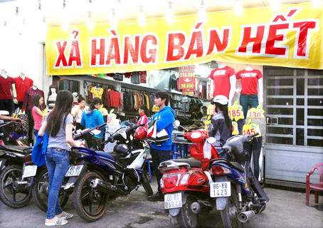 Cẩn trọng khi mua hàng giảm giá