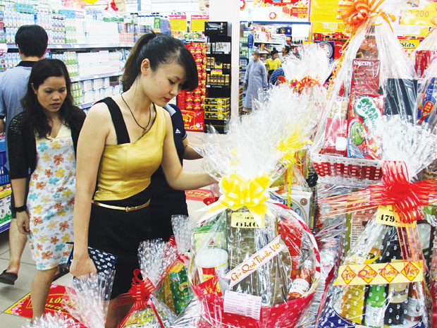 Giỏ quà tết ngày càng teo tóp