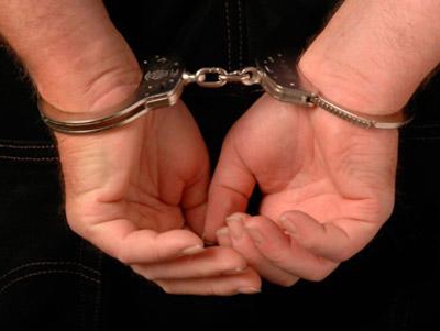 Giả điên sau khi hiếp dâm con gái của bạn