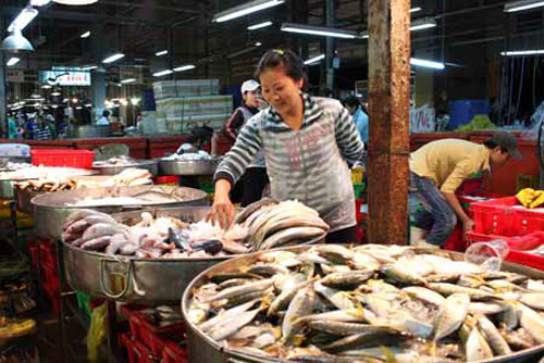 Thủy hải sản tăng giá