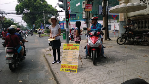 Bao lì xì, vật trang trí Tết Hầu hết là hàng Trung Quốc