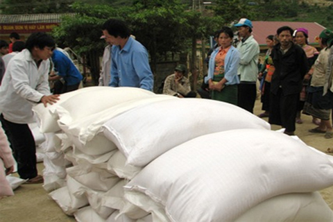 Lý luận tỉnh giàu vẫn xin gạo  cứu đói