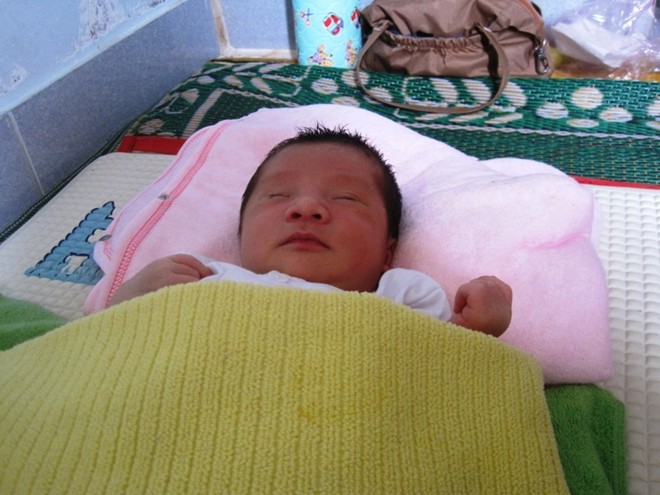 Mẹ bé bị bắt cóc sốc khi nghe tin con được bán giá 10 triệu