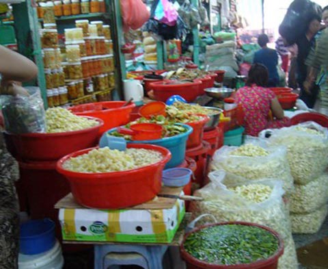 Hoảng hồn với những đặc sản Tết cực bẩn