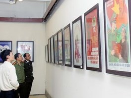 TP HCM Triển lãm tranh cổ động Khát vọng hòa bình