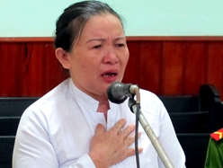 Nữ võ sư lĩnh án vì trùm quần lên đầu quan tòa