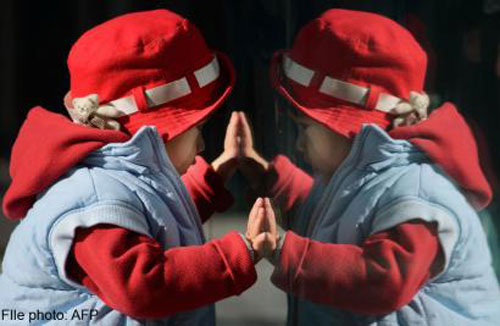 Quần áo trẻ em, khăn ướt hàng hiệu nhiễm độc