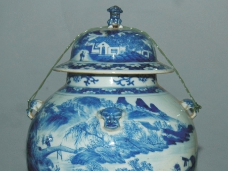 Cổ vật… đội nón ra đi