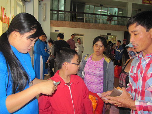 Vé tàu Tết không có chuyện ế