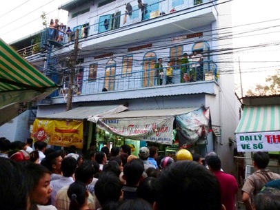 Treo cổ tự tử vì nợ tiền công ty