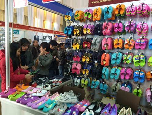 Sợ đồ Tàu, chọn đồ Thái từ cây hương đến đôi dép