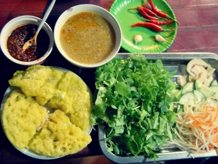 Về xứ Huế nhớ bánh khoái