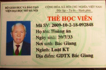 Thẻ sinh viên của cụ Hoàng Ân.