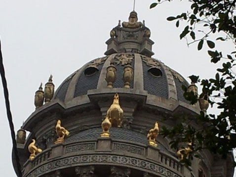 Tòa lâu đài dát vàng trăm tỷ ở Hà Nội