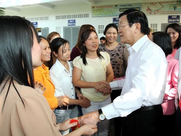 Chủ tịch nước chúc Tết công nhân xa nhà tại TP HCM