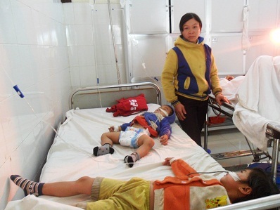 Ba mẹ con uống thuốc diệt cỏ đều tử vong