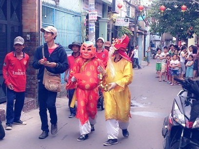 Dịch vụ Ông Địa, Thần Tài hốt bạc … ngày đầu năm