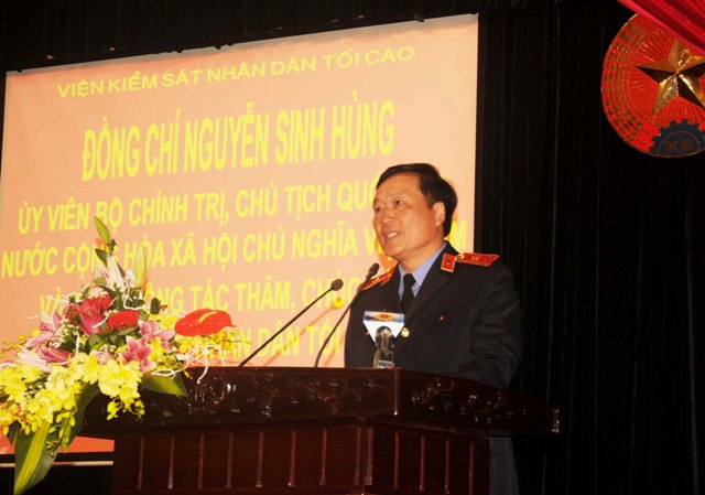 Viện trưởng VKSNDTC Nguyễn Hòa Bình phát biểu 