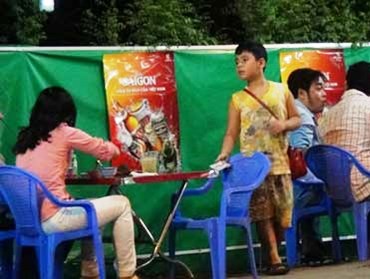 Chăn dắt trẻ em bán hàng Bóc lột dã man, thu lợi khủng