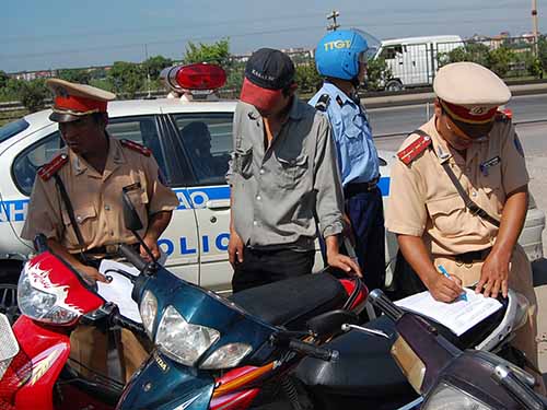 Khi nào nộp phạt trực tiếp cho CSGT