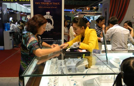 Năm 2014, đầu tư vàng coi chừng lỗ