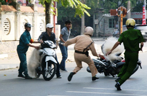 Nộp phạt thẳng cho CSGT khuyến khích vi phạm