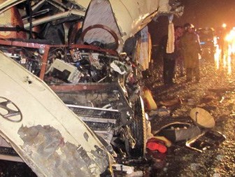 Khởi tố tài xế xe khách chạy lấn đường gây TNGT nghiêm trọng