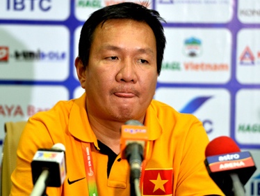 HLV Hoàng Văn Phúc chọn đối thủ làm trợ lý