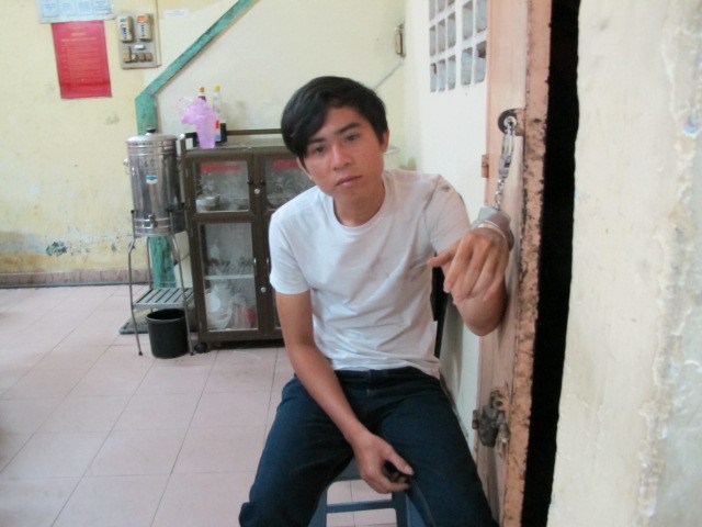 Giật điện thoại không thành, hai tên cướp bay bị tóm