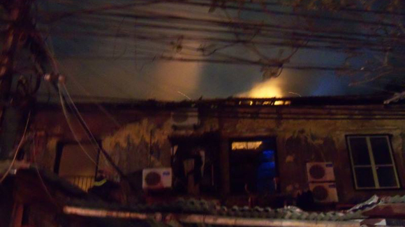 Khu tập thể rực lửa trong đêm Rằm tháng Giêng