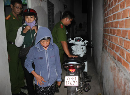 Công an phường 10 kiểm tra, xử phạt hành chính đối tượng chăn dắt