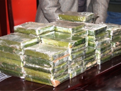 Triệt phá đường dây vận chuyển 60 bánh heroin