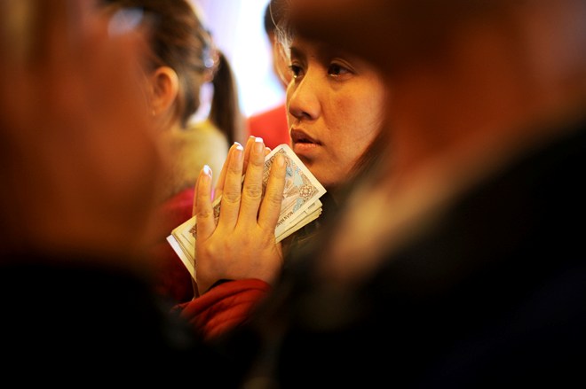 Thất bại với cuộc chiến tiền lẻ