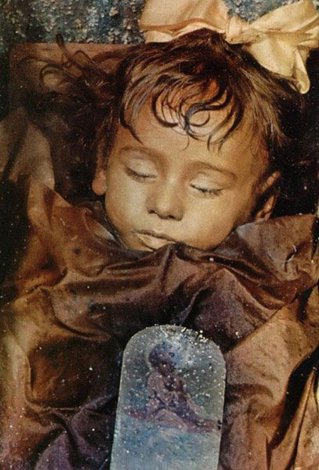 Bí ẩn xác ướp xinh đẹp có thể mở mắt