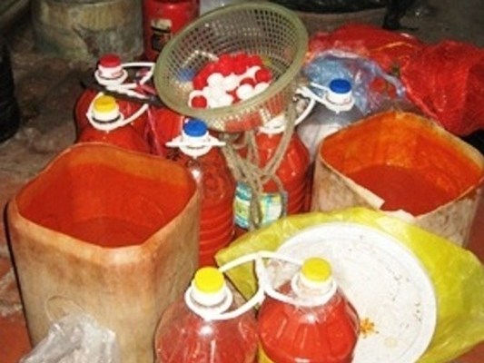 Cảnh báo tương ớt lạm dụng chất phụ gia bảo quản