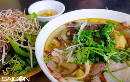 Tìm tô bún bò ngon nhất Sài Gòn