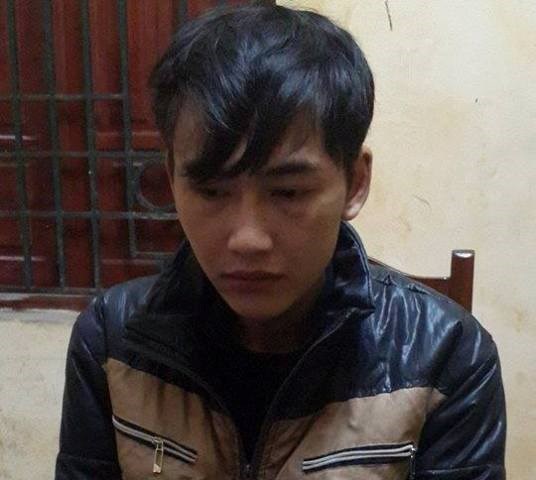 Vừa bẻ trộm gương ô tô thì bị bắt