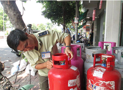 Hàng kém chất lượng tung hoành