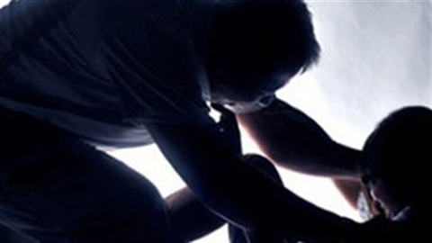 Mua 5 tờ vé số để được quan hệ tình dục