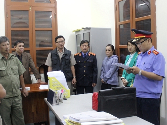 Bắt quả tang cán bộ Thi hành án nhận hối lộ