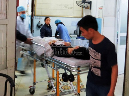 Ngáo đá, nam thanh niên tự tay cắt phăng của quý