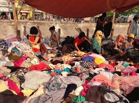 Hàng thùng tiền triệu, vẫn hút khách