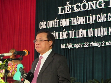 Hà Nội ra mắt lãnh đạo 2 quận mới