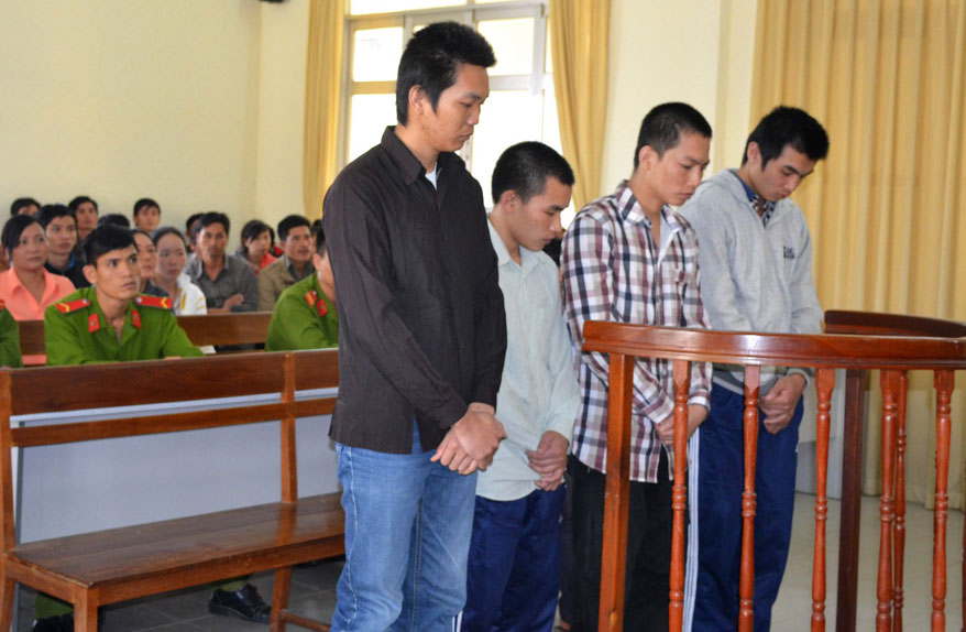 Y án 15 năm tù cho 4 đối tượng cướp 1 triệu đồng