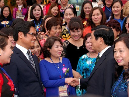 Chủ tịch nước gặp mặt nữ doanh nhân tiêu biểu