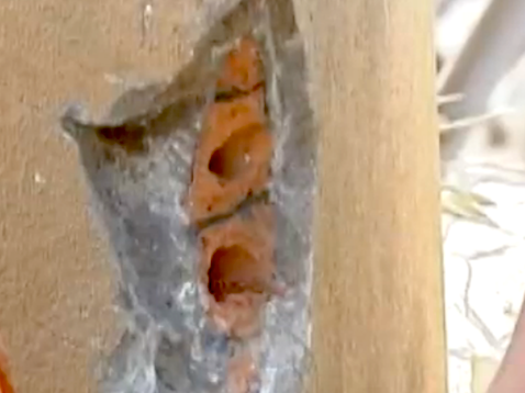 Tá hoả phát hiện trụ cầu treo Chu Va được xây bằng gạch